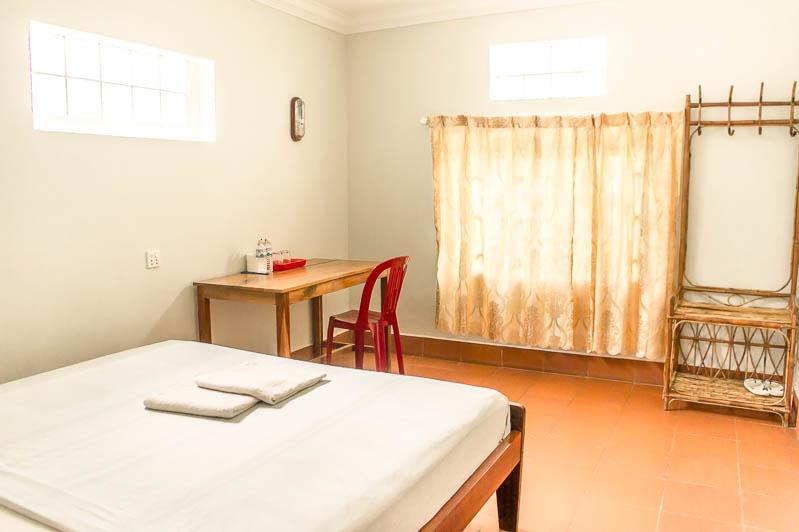 Visal Sak Guesthouse Kep Buitenkant foto